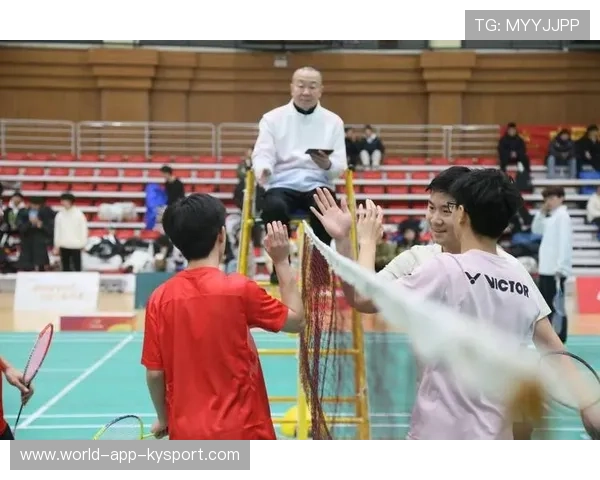 羽毛球力量与柔韧联合训练营——开启你的巅峰表现之门