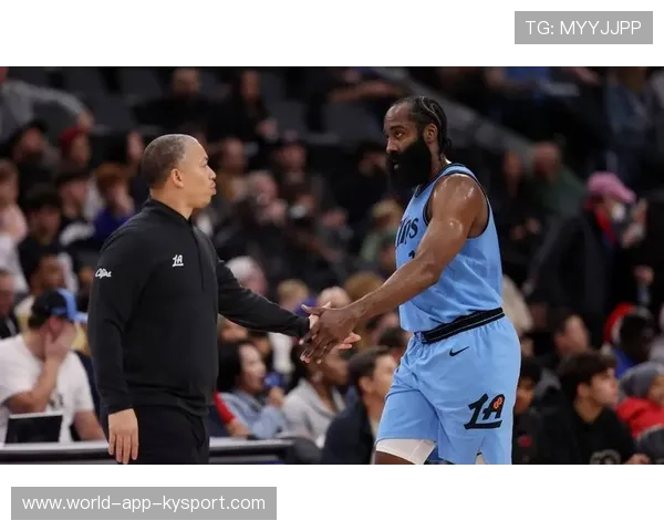 快船战绩持续低迷，哈登和保罗无法扭转局势，哈登对快船神进球